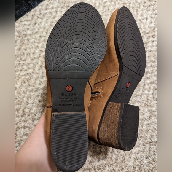 Blondo Brown Waterproof Booties - Picture 9 of 14